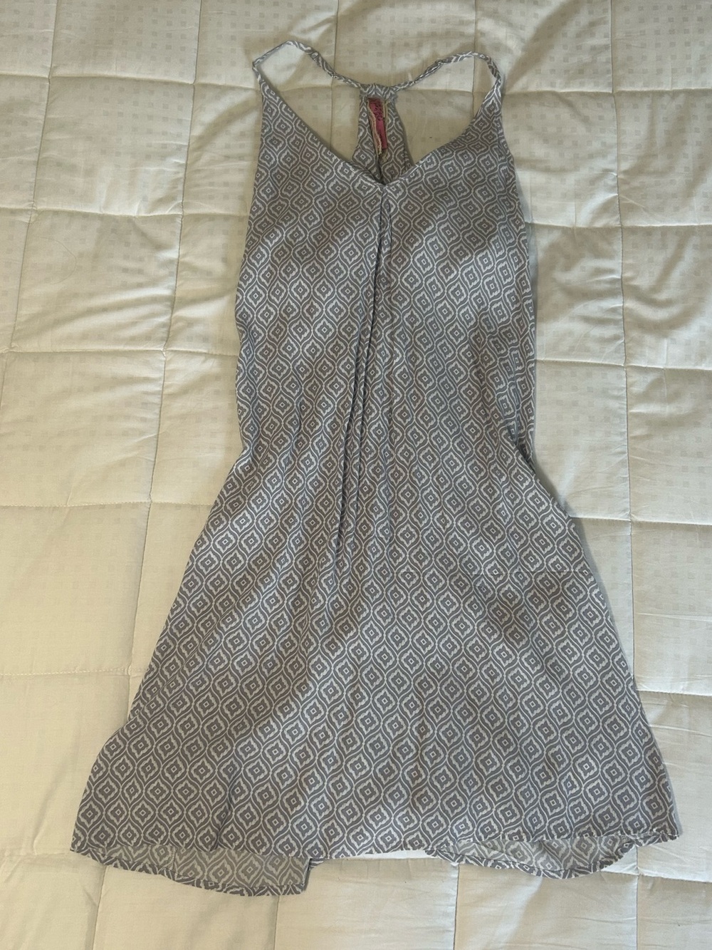 Cinnamon Girl Sleeveless Mini Dress in Grey Diamond Print